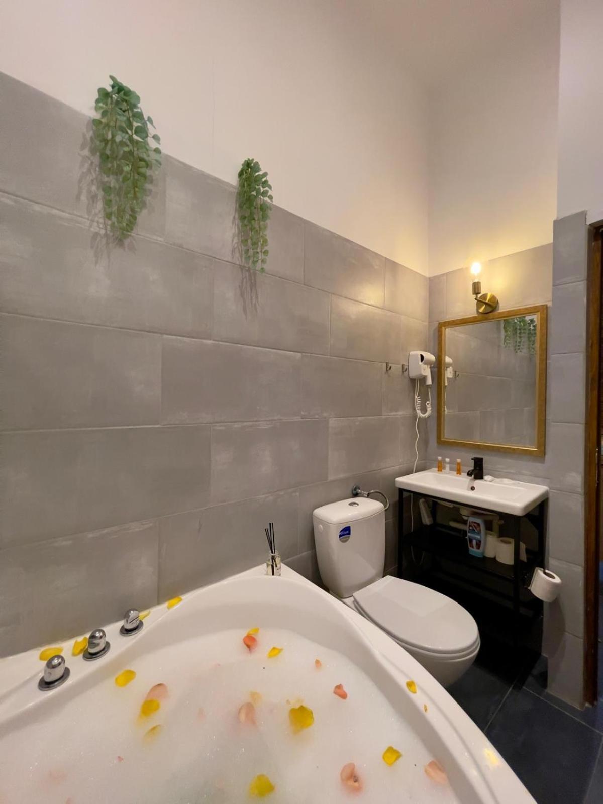 Old Town Jacuzzi Studio Bucareste Exterior foto
