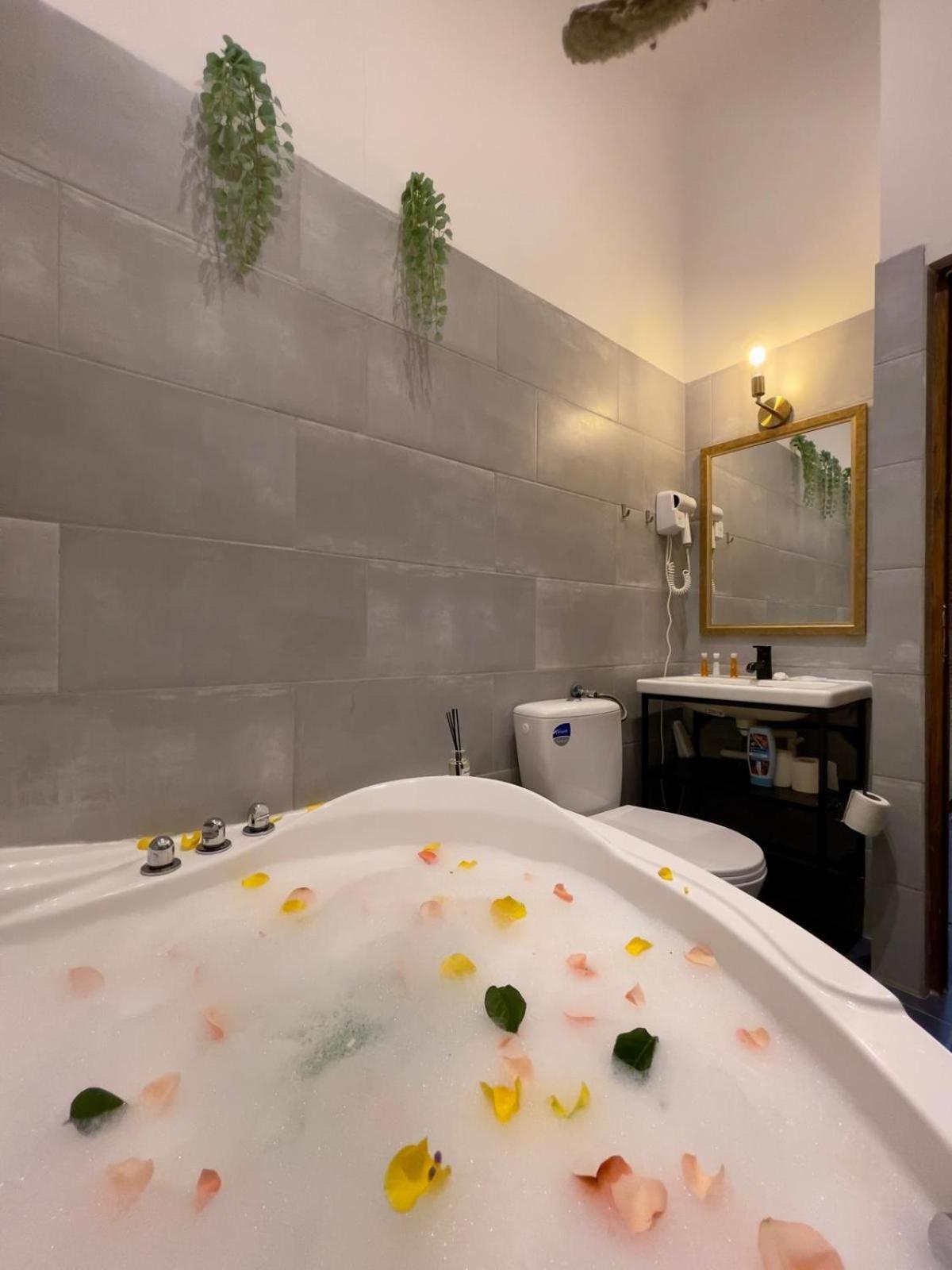 Old Town Jacuzzi Studio Bucareste Exterior foto